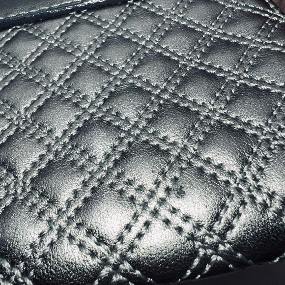 Marc Jacobs Made in Italy Metallic Quilted Leather Faux Lock Front Wristlet - Picture 6 of 14